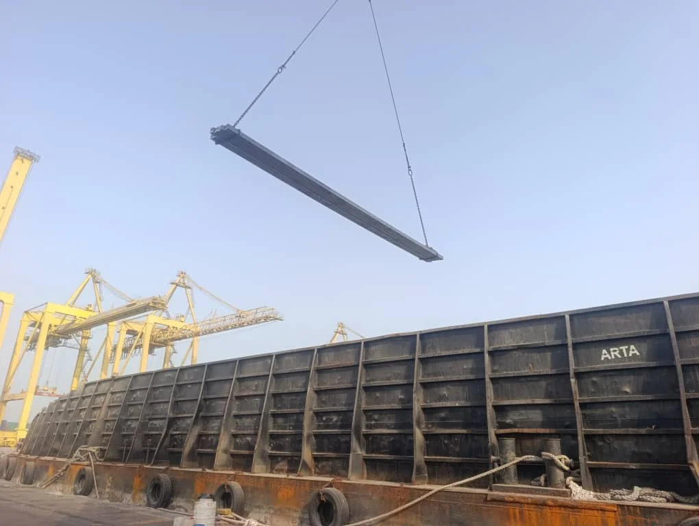 Bulk steel billets being loaded at port for CIF shipment to Indonesia, India, and East Africa
